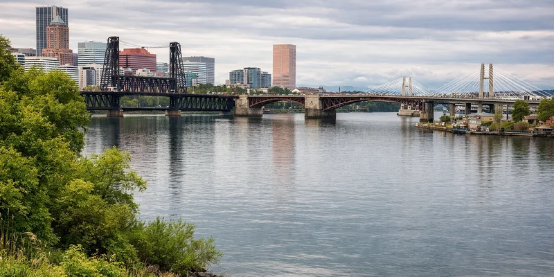 Willamette River and Portland, Oregon bridges